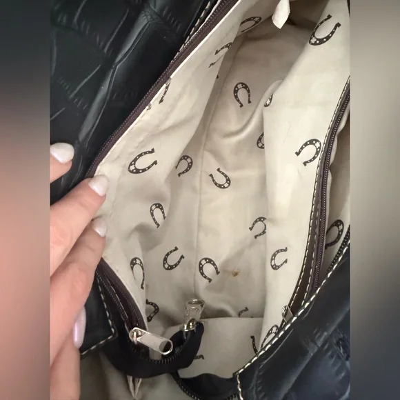 Western Style Handbag - Picture 8 of 9